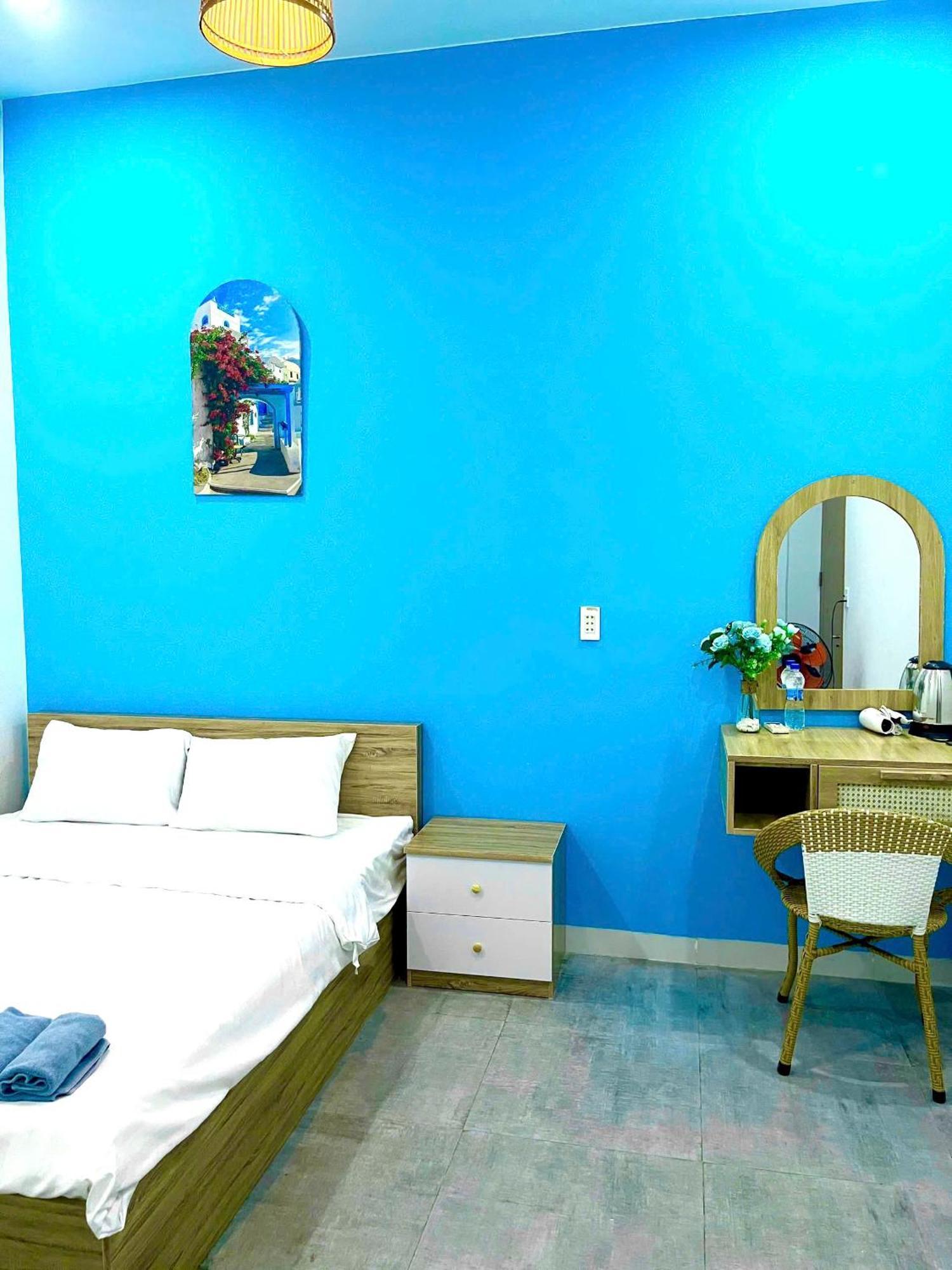 Santorini House And Coffee Hotel Da Nang Exterior photo