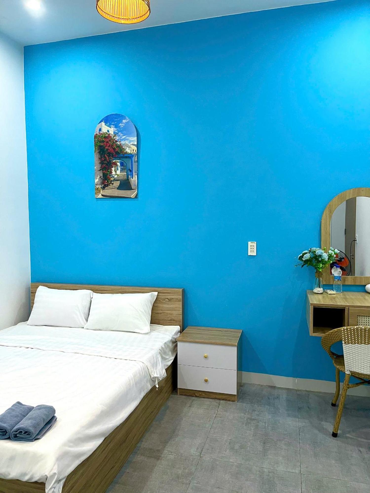 Santorini House And Coffee Hotel Da Nang Exterior photo